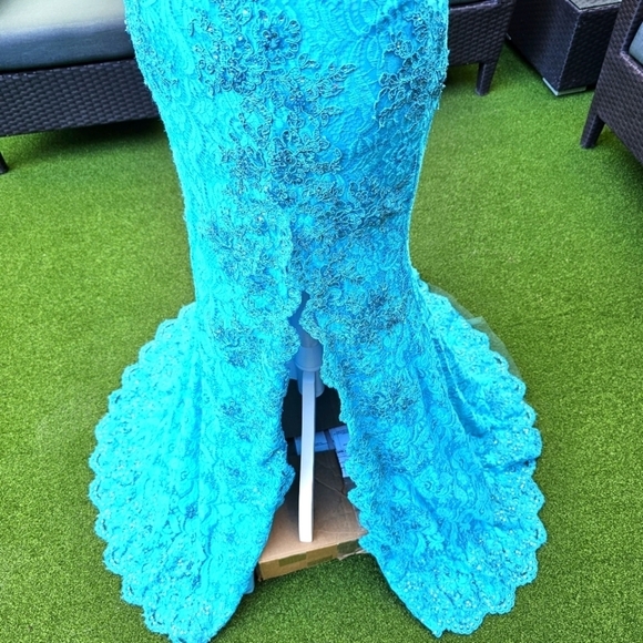 Mari Lee Strapless Lace Gown ✦ Ocean Blue Crystal Beaded Floor‑Length Prom Dress - Picture 11 of 17